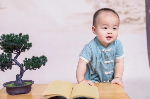 深圳合法供卵试管中心宝宝爱吐奶是什么原因